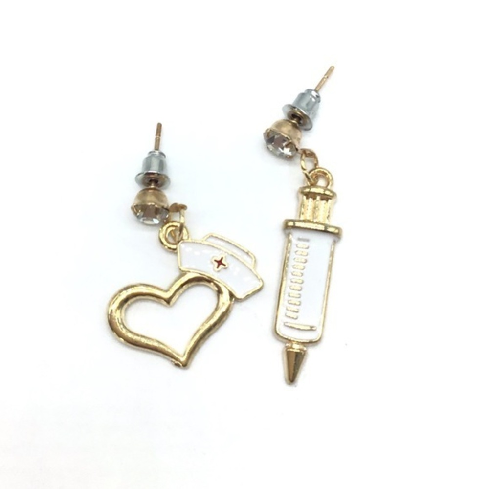 NEW syringe&nurse heart hat asymmetrical earrings